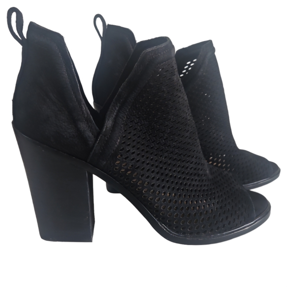 Vince Camuto Katnina Nubuck Ankle Boot